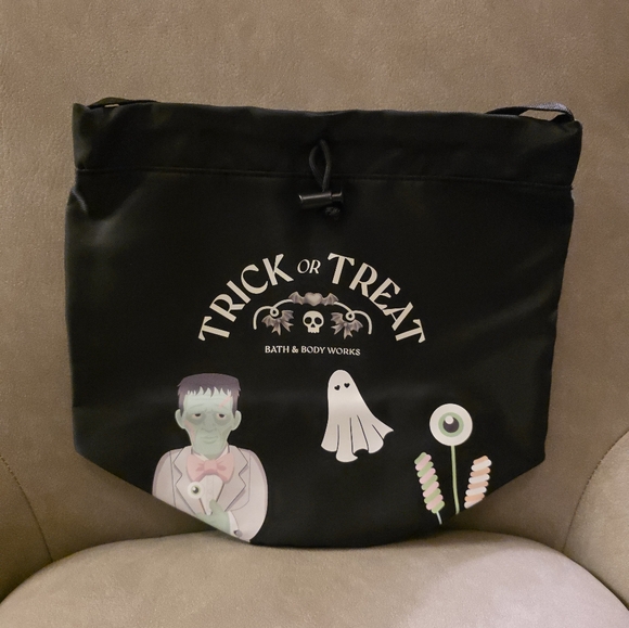 Bath & Body Works Trick Treat Bag Frankenstein Socks BBW Halloween Christmas - Picture 7 of 16